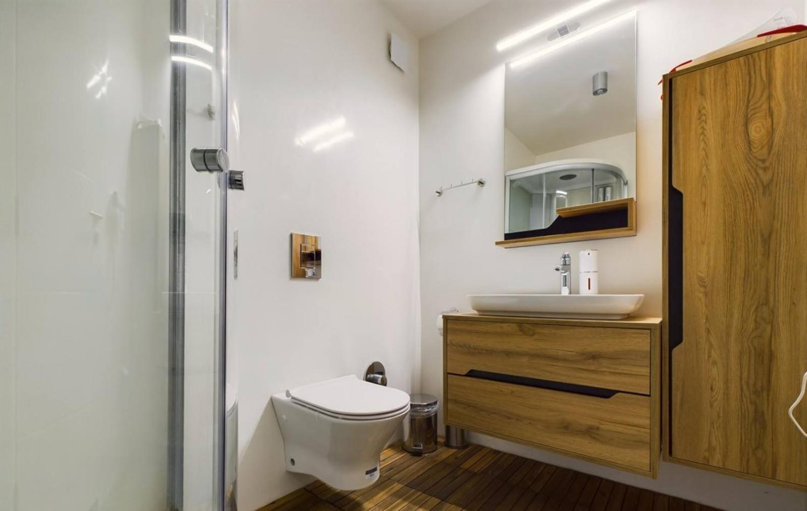 Luxury Apartment In Building K55 With Free Garage Warna Exterior foto